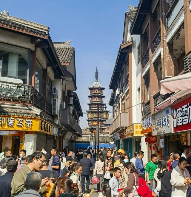 南禅寺小吃街15㎡转让