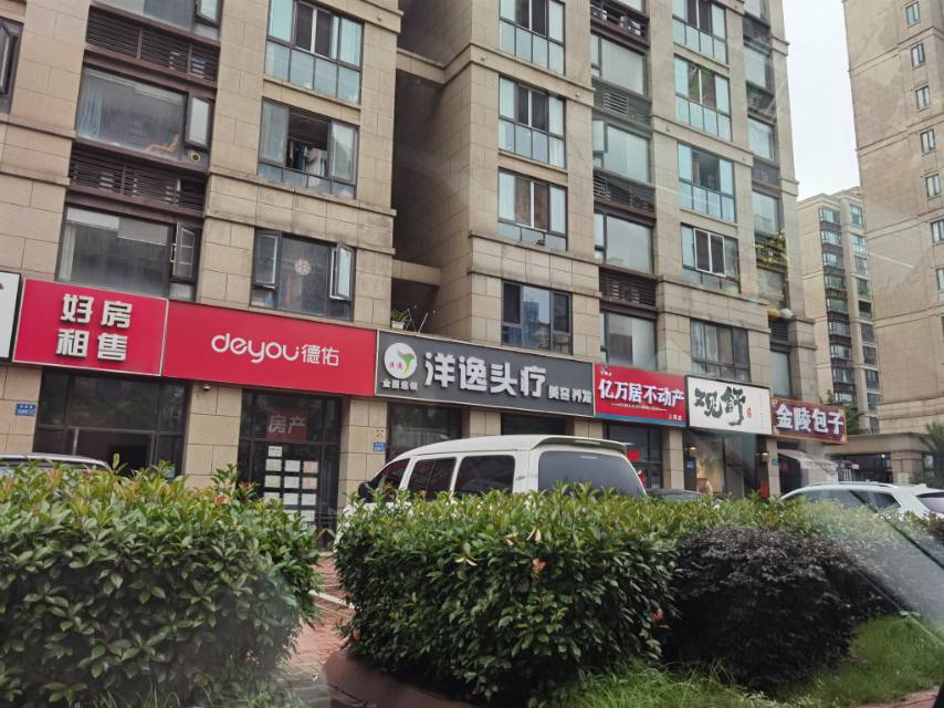 洛城上府名园小区门口85㎡商铺转让